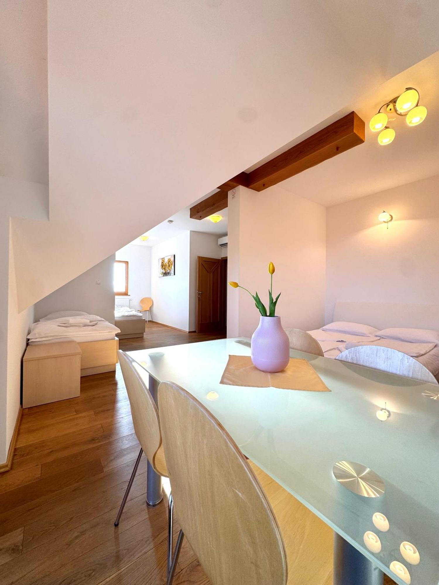 Guest House Domacija Krnc Hrib pri Hinjah Esterno foto