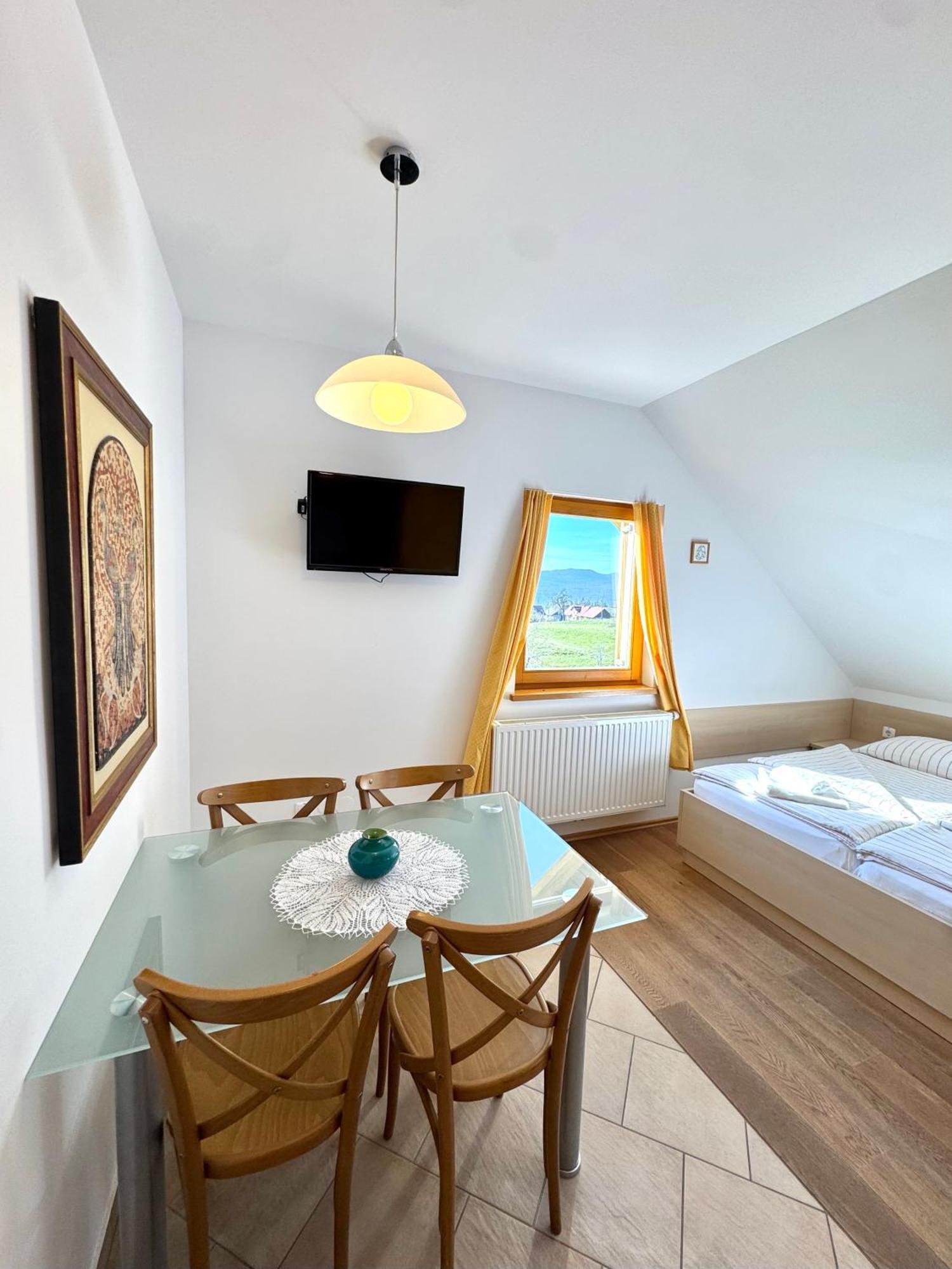 Guest House Domacija Krnc Hrib pri Hinjah Esterno foto